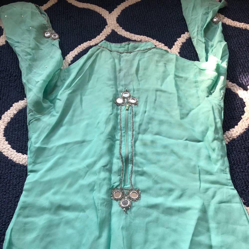 Pakistani salwar kameez with mirror work - Picture 4 of 13